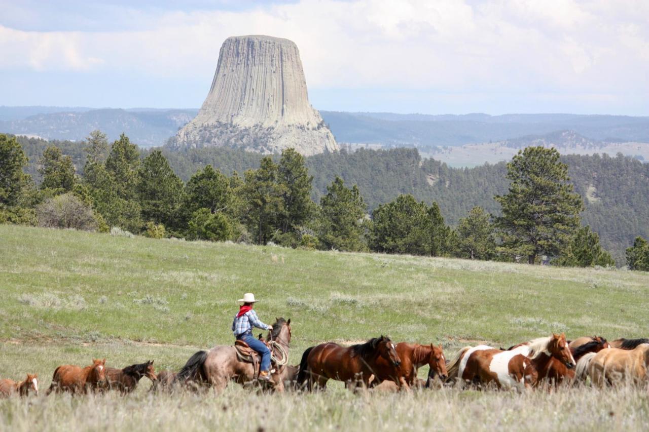 Lake Guest Ranch Villa Devils Tower Exterior photo
